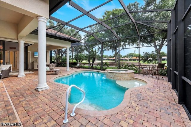9002 Shenendoah CIR, Naples, FL 34113