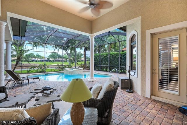 9002 Shenendoah CIR, Naples, FL 34113