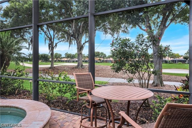 9002 Shenendoah CIR, Naples, FL 34113