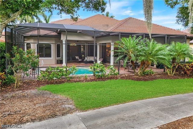 9002 Shenendoah CIR, Naples, FL 34113