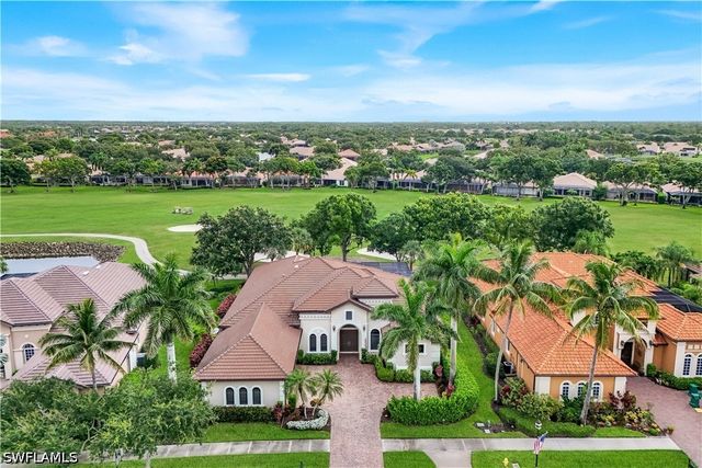 9002 Shenendoah CIR, Naples, FL 34113