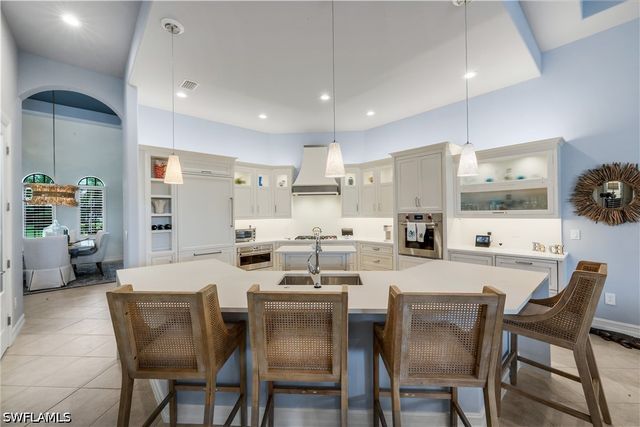 9002 Shenendoah CIR, Naples, FL 34113