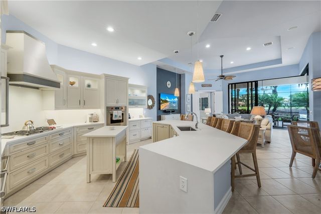 9002 Shenendoah CIR, Naples, FL 34113