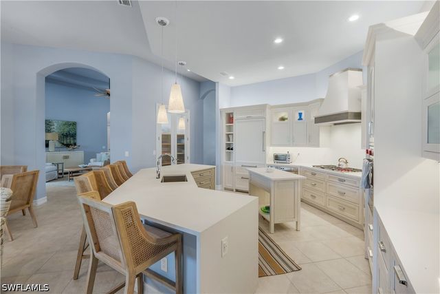 9002 Shenendoah CIR, Naples, FL 34113