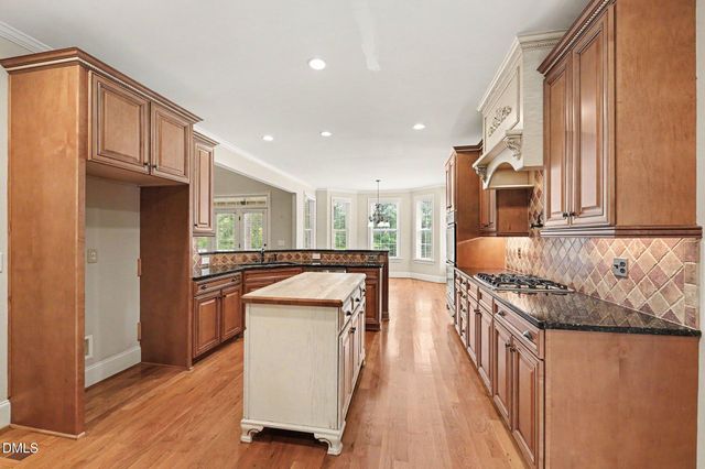 8120 Zinfandel Drive, Kernersville, NC 27284