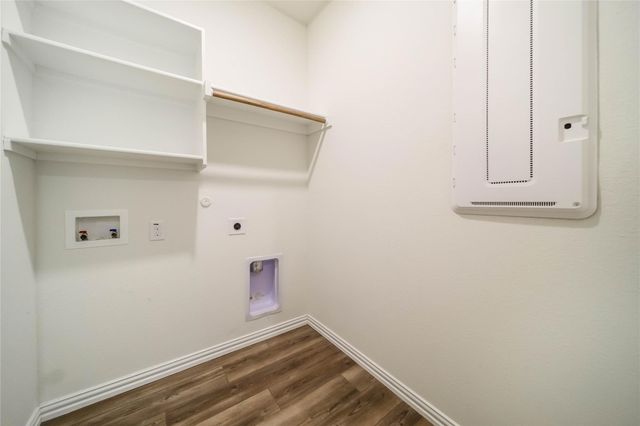 432 Holt Lane, Fate, TX 75087