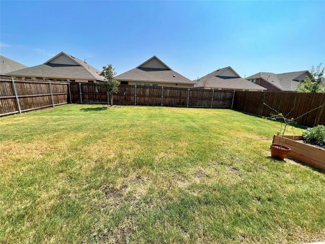 432 Holt Lane, Fate, TX 75087