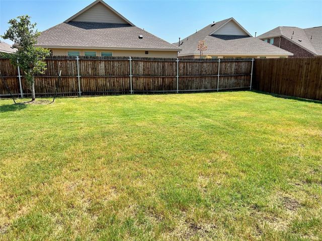 432 Holt Lane, Fate, TX 75087