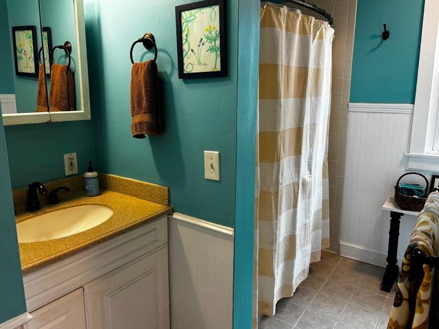 9 S Pond Rd, Plymouth, MA 02360