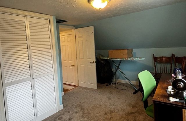 9 S Pond Rd, Plymouth, MA 02360