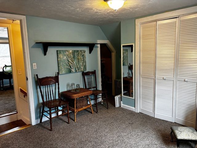 9 S Pond Rd, Plymouth, MA 02360