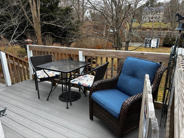 9 S Pond Rd, Plymouth, MA 02360