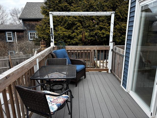 9 S Pond Rd, Plymouth, MA 02360