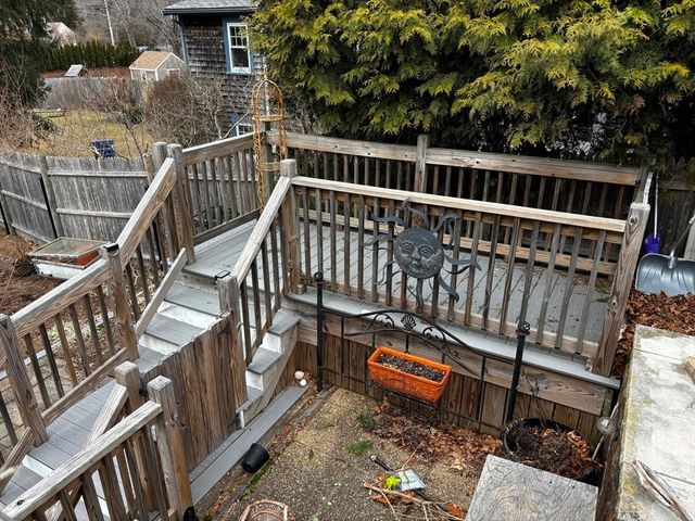 9 S Pond Rd, Plymouth, MA 02360