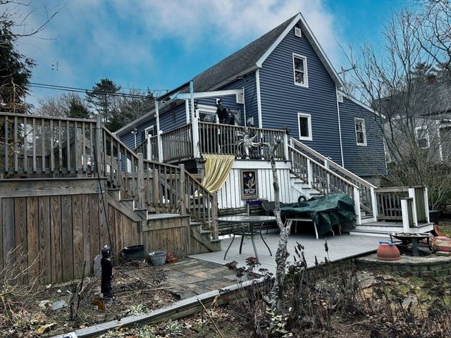 9 S Pond Rd, Plymouth, MA 02360