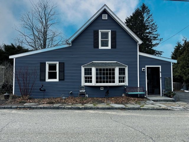 9 S Pond Rd, Plymouth, MA 02360