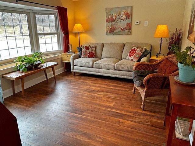 9 S Pond Rd, Plymouth, MA 02360