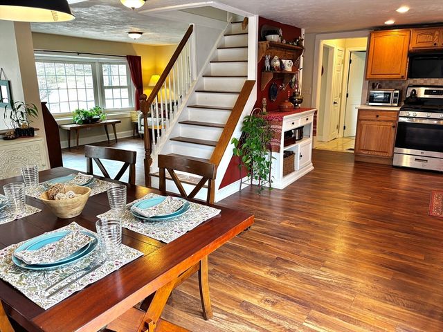 9 S Pond Rd, Plymouth, MA 02360