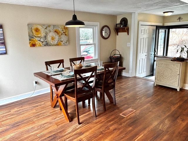 9 S Pond Rd, Plymouth, MA 02360