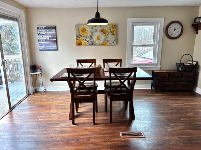 9 S Pond Rd, Plymouth, MA 02360