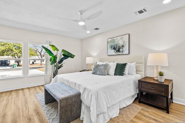 534 Brightwood Pl, San Antonio, TX 78209