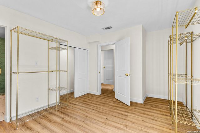 534 Brightwood Pl, San Antonio, TX 78209