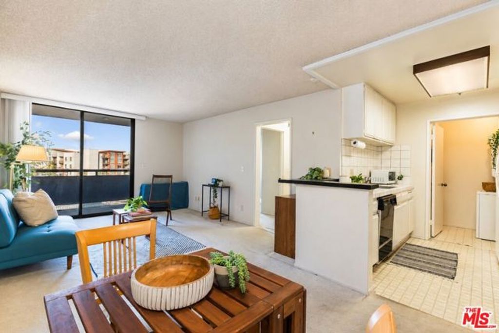 222 S Central Avenue 315, Los Angeles, CA 90012