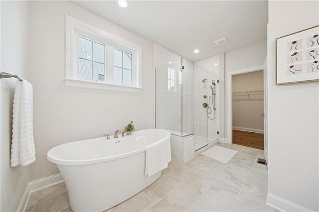 1021 Stonegate Dr, South Fayette, PA 15057