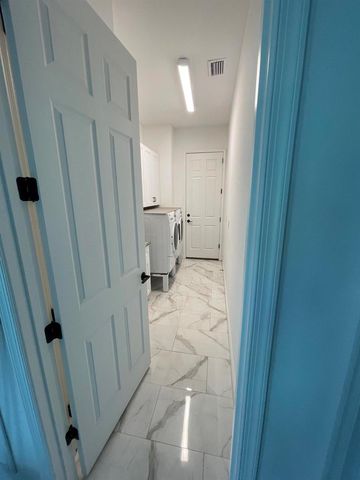 8036 Spendthrift Lane, Port St. Lucie, FL 34986