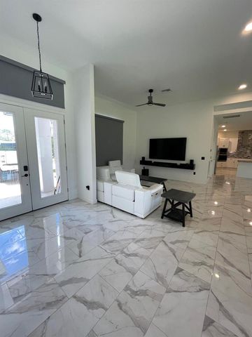 8036 Spendthrift Lane, Port St. Lucie, FL 34986