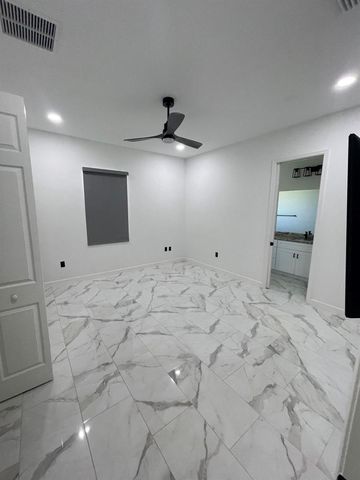 8036 Spendthrift Lane, Port St. Lucie, FL 34986