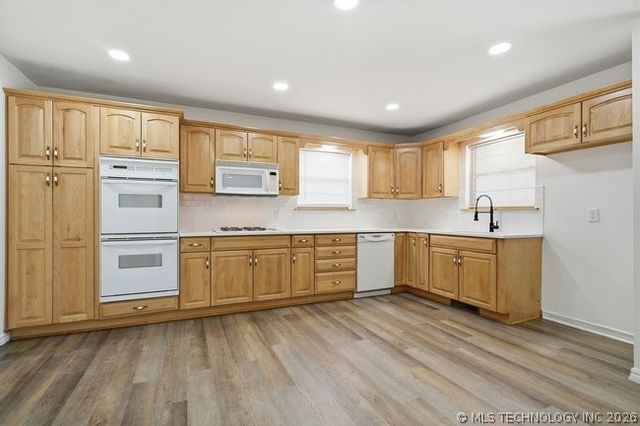 427 E F Street N, Jenks, OK 74037