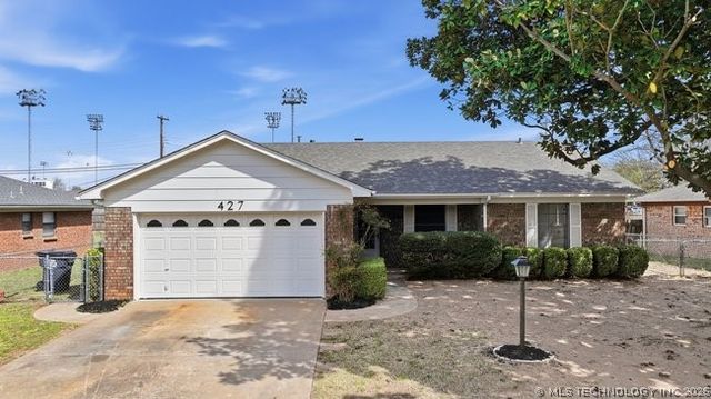 427 E F Street N, Jenks, OK 74037