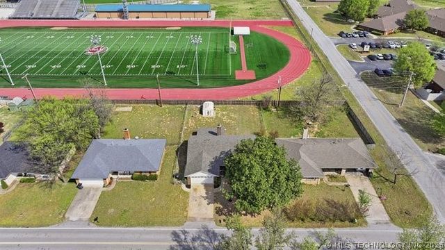 427 E F Street N, Jenks, OK 74037