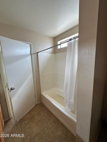 2825 W MORTEN Avenue, Phoenix, AZ 85051