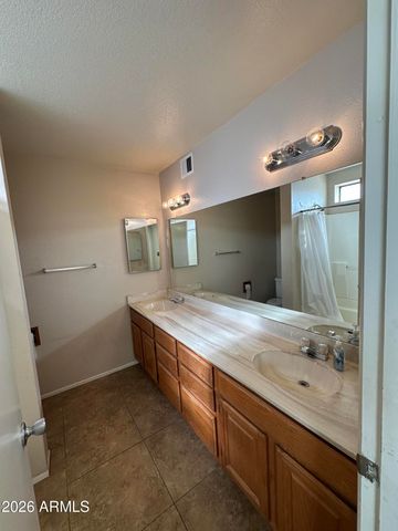 2825 W MORTEN Avenue, Phoenix, AZ 85051