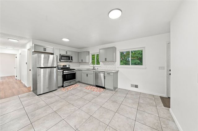 152 Princess Drive, Henrietta, NY 14623