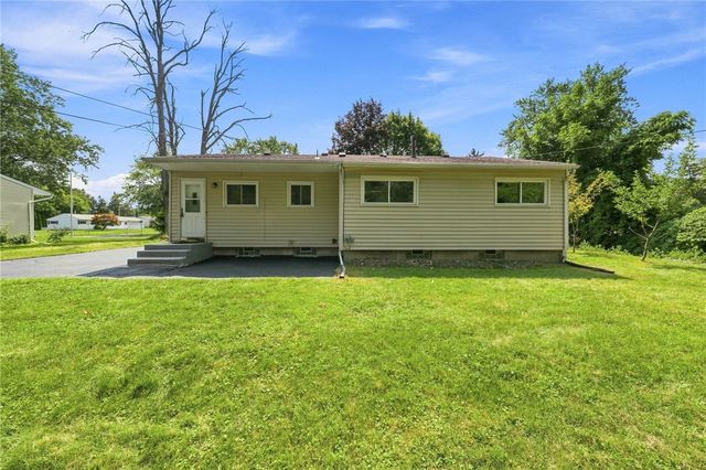 152 Princess Drive, Henrietta, NY 14623