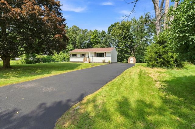 152 Princess Drive, Henrietta, NY 14623