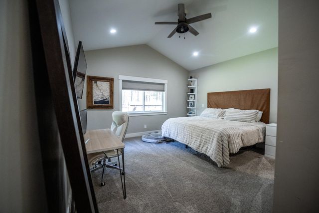 69396 Tollgate Road, Sisters, OR 97759
