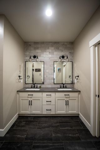 69396 Tollgate Road, Sisters, OR 97759