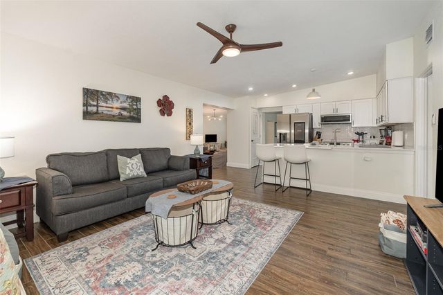 2721 E MARKS STREET, Orlando, FL 32803