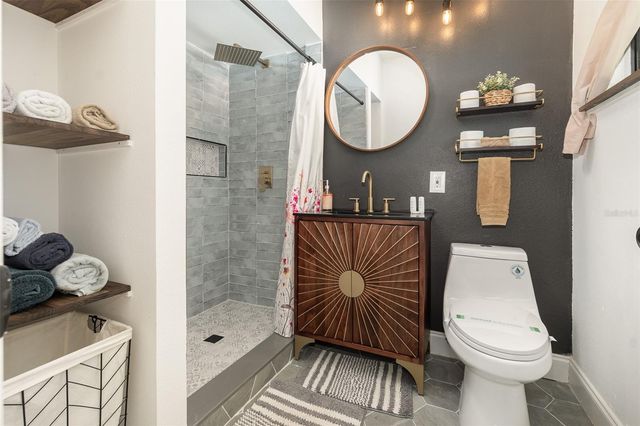 2721 E MARKS STREET, Orlando, FL 32803