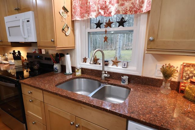 266 Poverty Ln Unit 1A, Lebanon, NH 03766