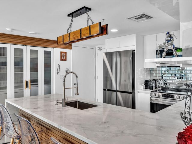 665 NE 25th Street 2403, Miami, FL 33137