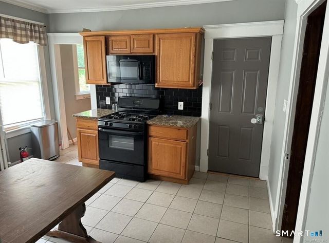 352 Elm Street 1st fl., West Haven, CT 06516