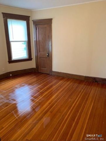 352 Elm Street 1st fl., West Haven, CT 06516