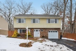 4 Birch Rd, Ringwood Boro, NJ 07456