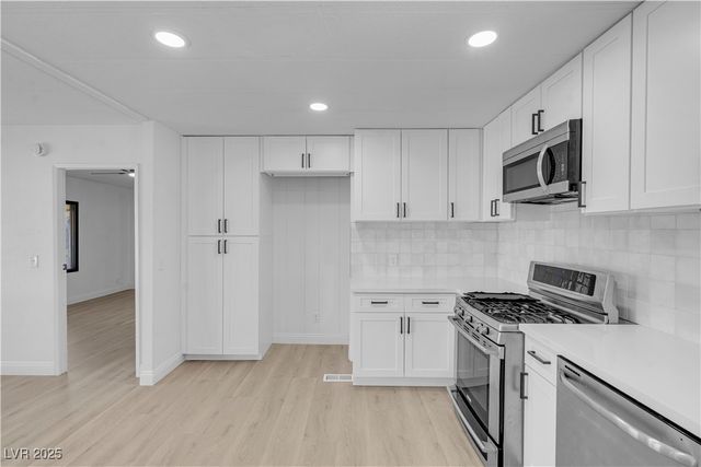 3421 Ewa Beach Drive, Las Vegas, NV 89122