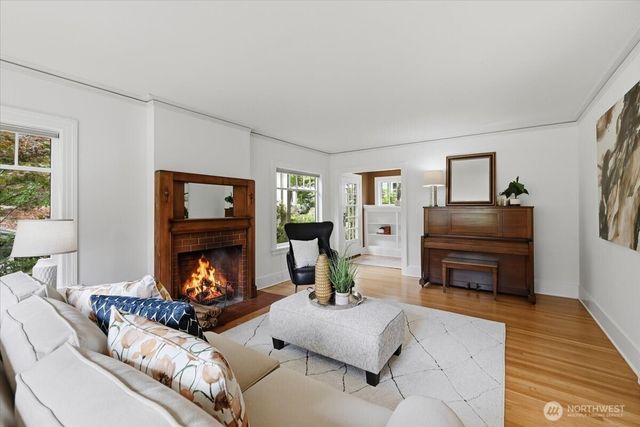 1828 NE Ravenna Boulevard, Seattle, WA 98105